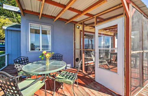 Lakefront Sanctuary with Mount Konocti Views - Foto 22