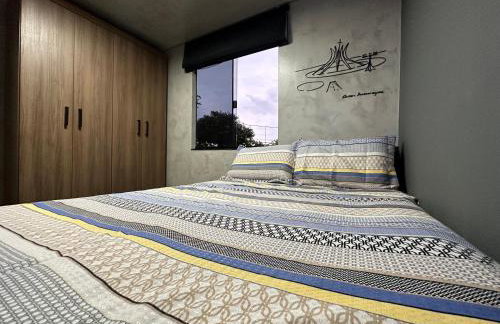 Apê térreo sem escada com Ar Cond, WiFi e banheira! - Foto 11