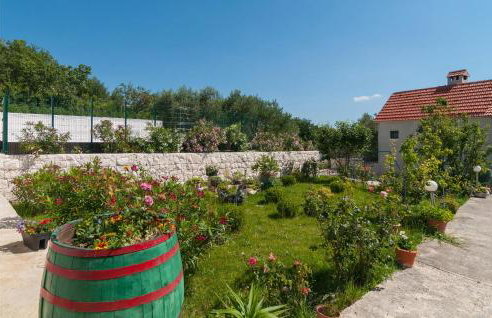 10 Bedroom Beautiful Home In Kucice - Foto 24