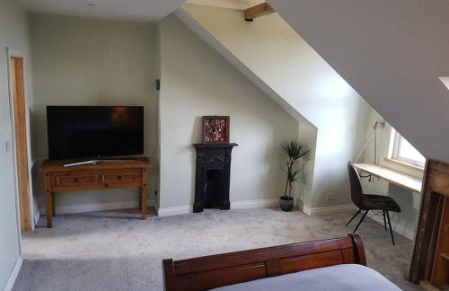 Self-contained Attic Flat, 15 mins from the centre - Foto 5