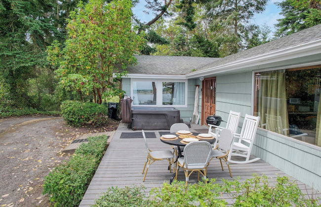 Cove Cottage by Avantstay Waterfront Views + Spa - Photo 23