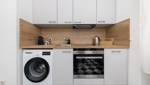 Central 6 Beds Apartment, Group & Family Friendly, Kitchen, Washer, Work Station, Netflix & PayTV - Foto 3, stove, dishwasher
