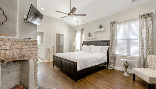 Luxury Urban Oasis 4 mins to AUC, 9 mins to Downtown - Foto 2, storage, wardrobe