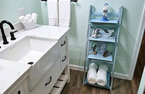 Summer's Little Bay Getaway - Photo 6