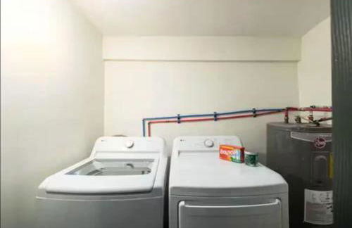 3BR Downtown-Old Salem Oasis - Foto 9