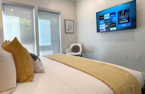 Bright Top Floor-Elevator-Walk Downtown-Laundry - Foto 13