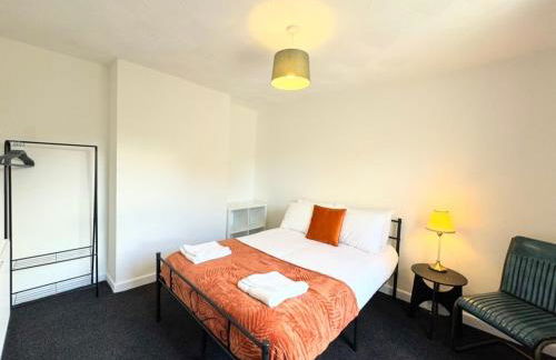 Entire 5 Bed New Home - Southampton Centre - 4BDRM - Foto 7