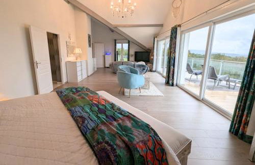 Luxurious Villa with Pool - Foto 46