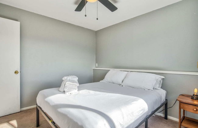 2BR Pikes Peak Views Garden of Gods Dog-friendly! - Photo 3