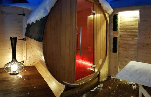 Apartment PLAZA -Wallbox 11kW- Private SPA- Jacuzzi, Infrared Sauna, Luxury massage chair, Parking, Entry with PIN 0 - 24h, FREE CANCELLATION 24 hours before Check In,Premium pillows and mattress - Photo 7