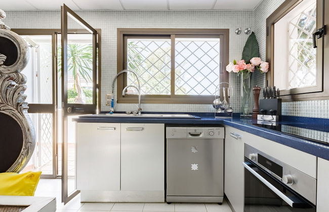 Royal Roman Empire - Photo 14