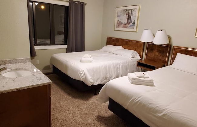 Lazy Dayz Resort - Photo 20