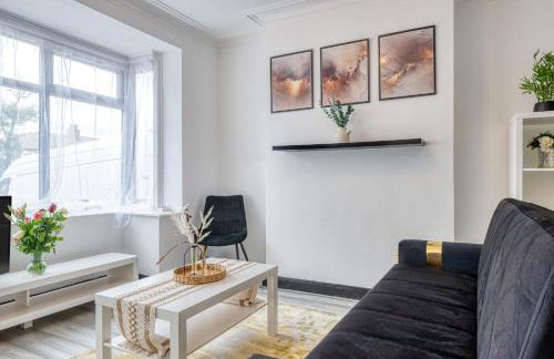 Contractors & Relocation haven, 3BD House, Secure off-site parking & office space - Foto 5