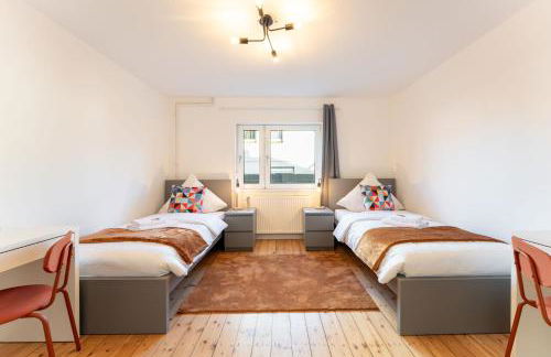 Neues Haus ,11 Betten, völlmöbliert mit Parkplätzen, Garage und Garten - Foto 10