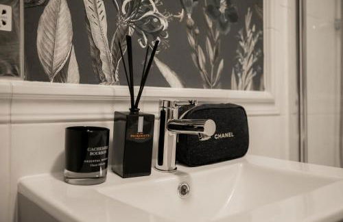 BEST THAMES VIEWS in TOWN! LARGE LUXXE NOMAD DESIGN FAMILY HOMES المساحة والأناقة تلتقي مع الراحة العربية - Foto 55