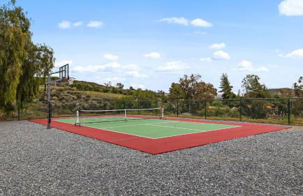 20 Acre Panoramic View Estate Hot Tub Pickleball Game Room - Foto 43