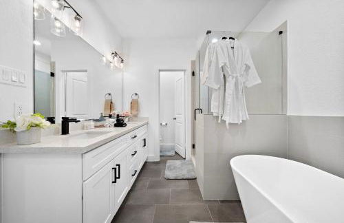 Cozy Home Near MedCenter, Uptown, & Downtown - Foto 12