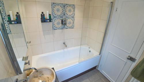 Bright Cozy Garden Retreat w Fast Wifi & 5min to Tube Subway Metro & Close to Park & Street Parking P4P - Foto 5