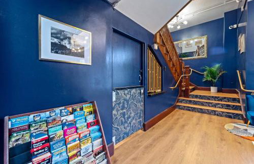 The Neon Elm Hotel - Foto 34