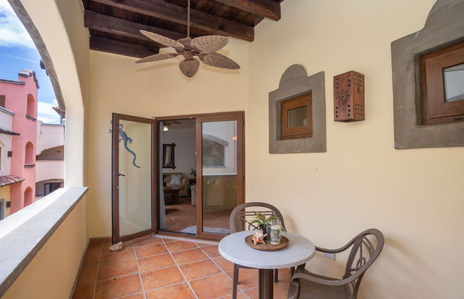 Gecko Getaway 2 Bedroom Condo by RedAwning - Photo 2