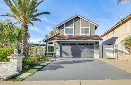 Modern Oceanside Living! Family Home with Workspace - Foto 1