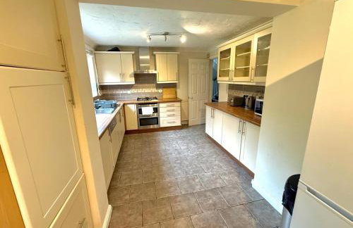 Big 6 bedroom house in Biddenham with 3 bathrooms - Foto 13