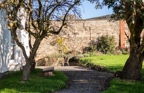 Georgian Country House -Panoramic Views -Sleeps 12 - Photo 17