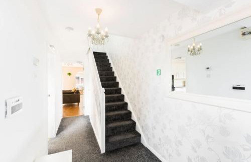 4-Bed Home for Contractors - Parking - Walk to Hospital - Foto 15