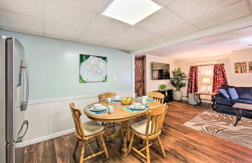 Lovely Moshannon Ground Apartment with Fire Pit - Foto 13