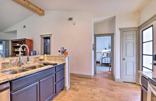 Graford Cabin with Rooftop Deck and Lake Views! - Foto 6