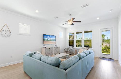 Sandy Cheeks Pet Friendly - Photo 20