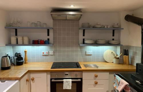 Cute cob cottage - Photo 23