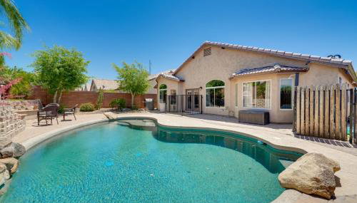 Near Golf and Hikes! Poolside Retreat in Phoenix - Foto 2