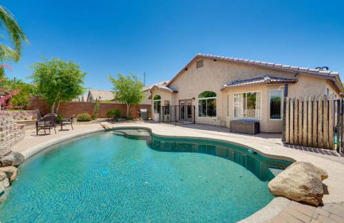Near Golf and Hikes! Poolside Retreat in Phoenix - Foto 2