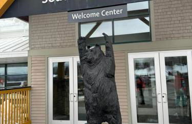 New Sunday River Ski Retreat with Hot Tub Spa - FirePit Sleeps 16 - Foto 53