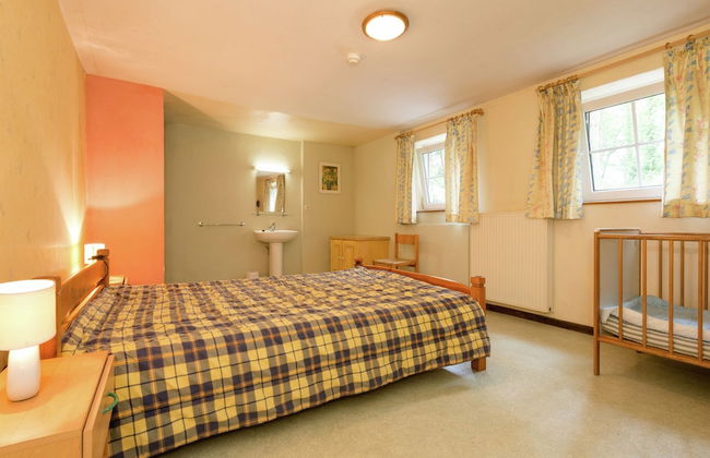 Glorious Holiday Home in Wéris with Hot Tub - Photo 4