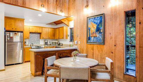 Redwood Retreat - Photo 4