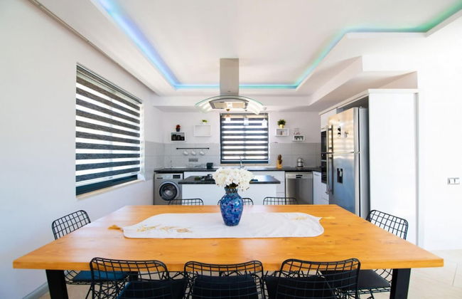 Dreamy Villa With Private Pool and Jacuzzi in Kas - Foto 44