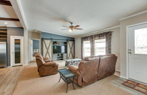 Spacious Tierra Amarilla Ranch House with Deck! - Foto 5