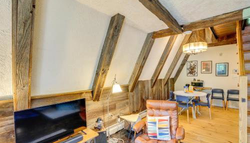 A-Frame Cabin with Furnished Deck in Becket! - Foto 5