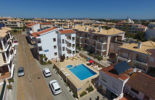 Apartamento - 2 a 4 Pessoas- Piscina - Foto 16