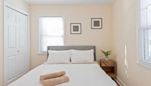 Charming Entire Home,18m to Manhattan, Home Theater - Foto 3