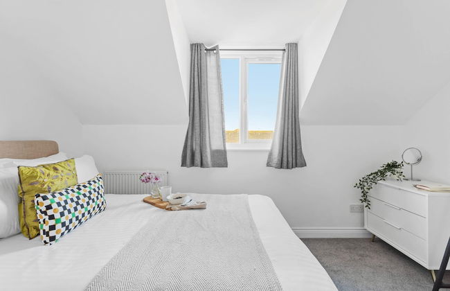 Chandlers Walk Modern Comfy Family Home in Exeter - Photo 21