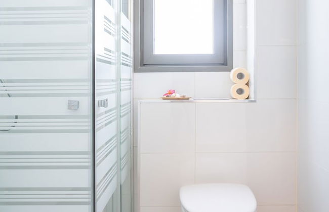 Vibrant Seaside Stay with Balcony by Sea N' Rent - Foto 30