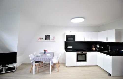 City Apartment - Old Main Bridge, own garage parking space - Foto 14