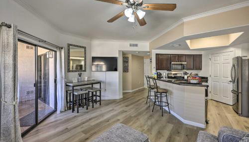 Families and Dogs Welcome! Phoenix Condo with Pool - Foto 3