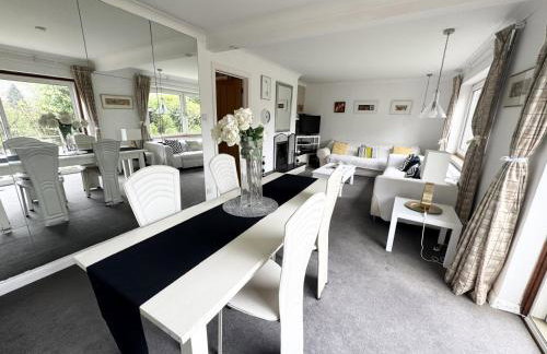 3 Bed with parking, ideal for families - Photo 4