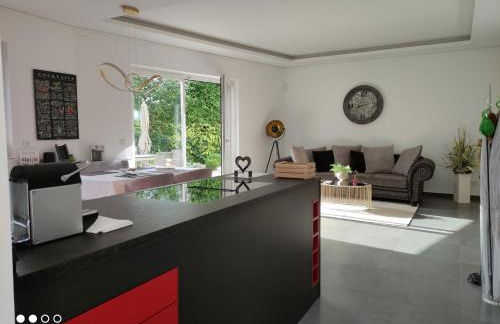 Ruhige Ferienwohnung mit Garten und Garage in Privatvilla - Foto 14
