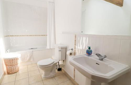 Corner Barn - Photo 18