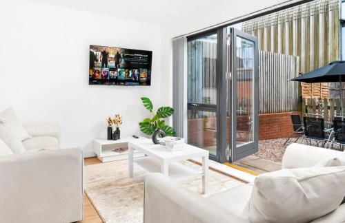 Three Bed House - Parking - Garden - Fast Wi-Fi 19LL - Foto 7